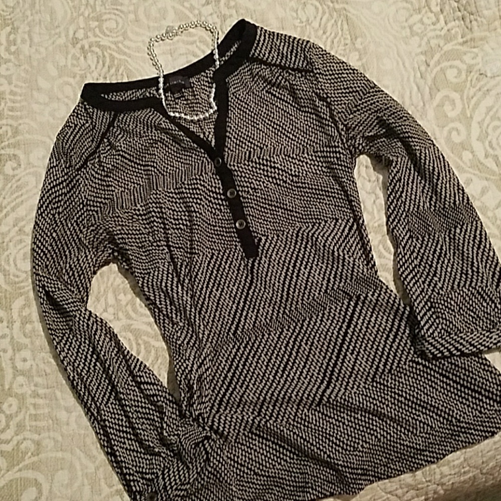 THE LIMITED 🎉 Patterned Blouse